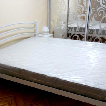 Вацлава Гавела бульв. (Івана Лепсе), 83-Б