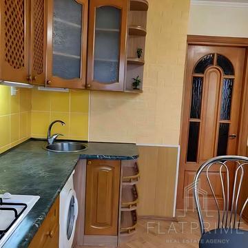 Верховної Ради бульв., 8/20