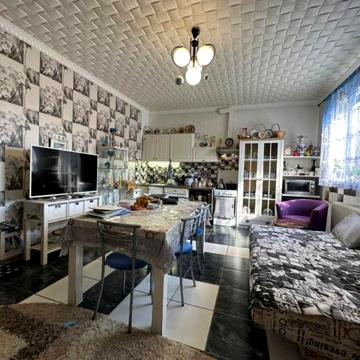 Хутірська вул.