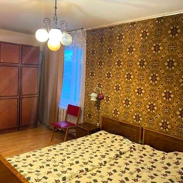 Оренда. М.Мінська, вул.Лукяненка, 1а, двокімнатна, суміжні, 4 поверх