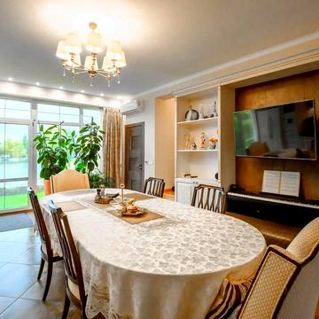 Продаж таунхаусу в КМ "Montana Village" з виходом до озера в Козині