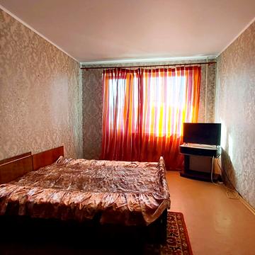 Глеваютська вул. (Вологодська), 24