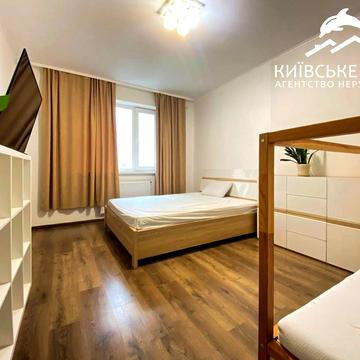 Воскресенська вул., 18