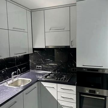 Євгена Коновальця вул. (), 17