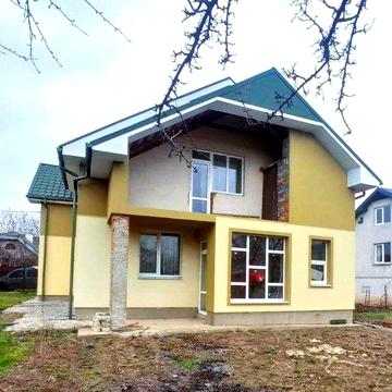 Затишний будинок в Крихівцях на великій приватній ділянці!