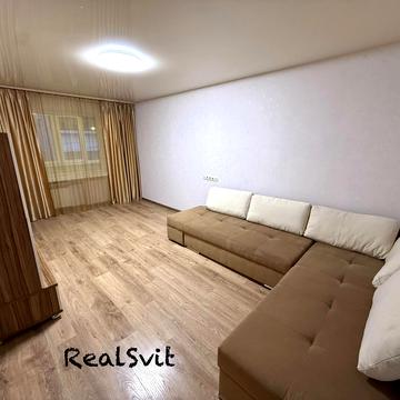 Ґарета Джонса вул. (Сімї Хохлових), 1