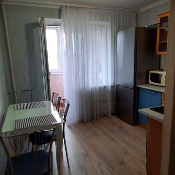 Довгострокова оренда 1к Квартира Набережна Перемоги вулиця