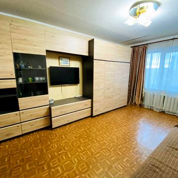 Героїв просп., 4