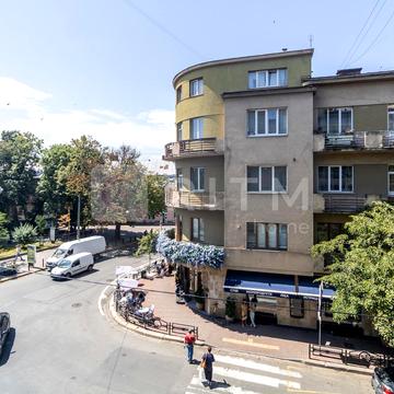 Бельведерська вул., 2