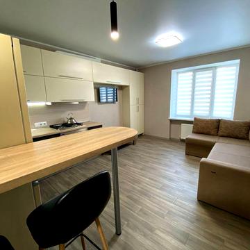 ЦЕНТР! 56кв.м Продам Велику 1 кімн.кв по вул.Міхнюка в р-ні Колиби