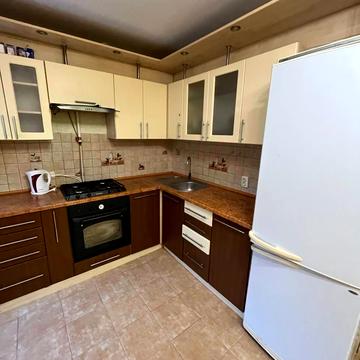 проспект Юності, 83