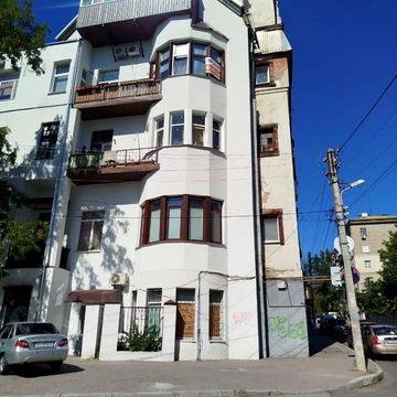 Продам 5ти комн кВ в Центре города!