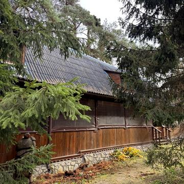 Травнева вул., 1а