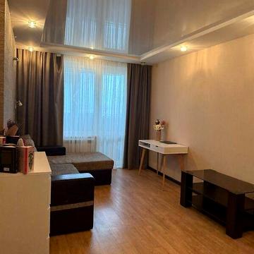 Продаж 3к Квартира Світла вулиця