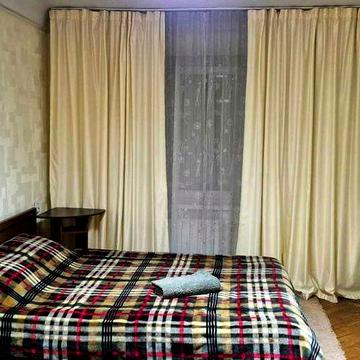 2 ком. квартира метро Дарница, бульвар Верховной Рады, 24., Газплита.