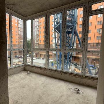 Довженка вул., 4