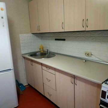 1к.Вербицького 13. Метро Харківська Вирлиця пішки