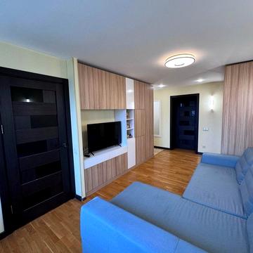 Грушевського, 80