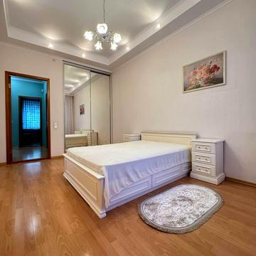 Велика Перспективна вул. (Карла Маркса), 10