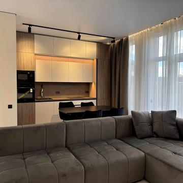 Виноградна вул., 2