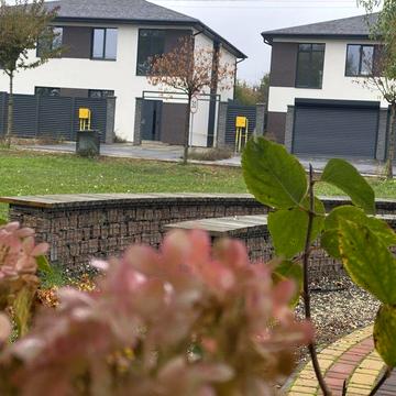 Дуплекс біля озера з індивідуальним газовим опаленням!