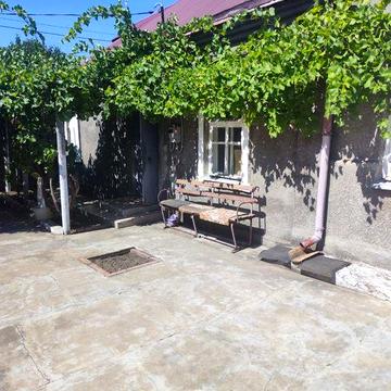 Продаю дом 9 Военная 71м 4 комнаты,гараж 33000