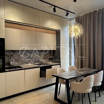 Вереснева вул., 1