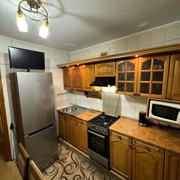 Спортивна вул. (Щорса), 38