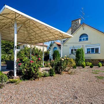 Центральна вул.