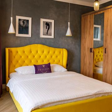 Велика Васильківська вул. (Червоноармійська), 71