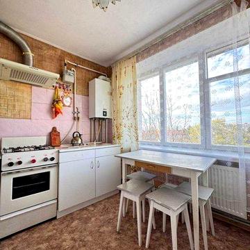 Обкомовський будинок - Великогабаритна 2 кімнатна квартира в Центрі