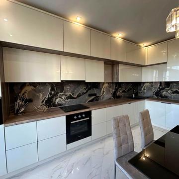 Надрічна вул., 2