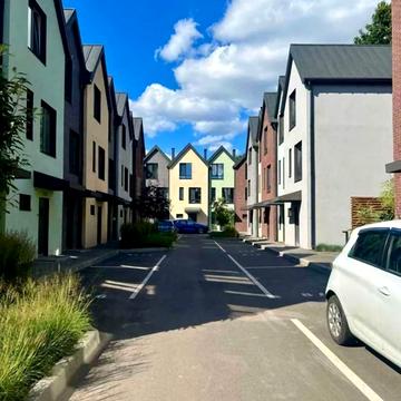 Георгія Мальцева вул., 8/8