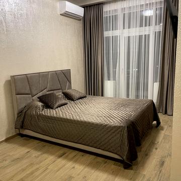 Чехова вул., 1/1