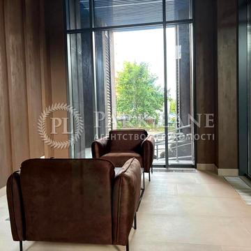 Річкова вул., 4