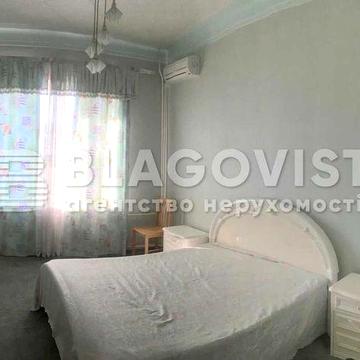 Продаж 3-кім, сталінка, Ліпська 19, м Кловська