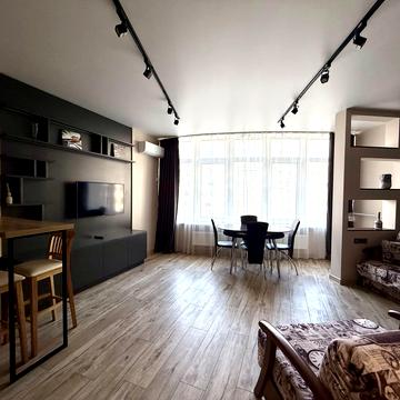 Валерія Самофалова вул. (Каманіна), 16а/6