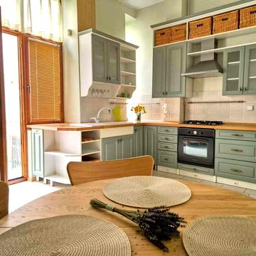 Оренда 2-х кімнатної квартири в центральній частині міста / Пекарська