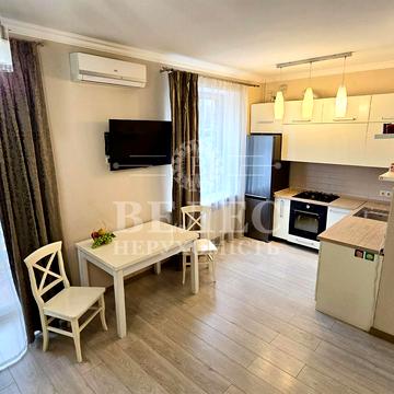 Білоруська вул., 1