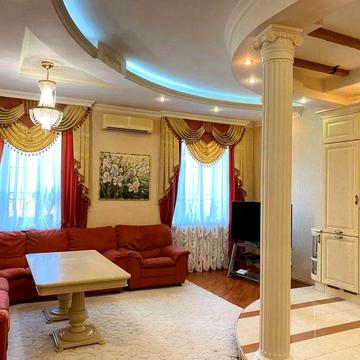 5-к, Римарська вул., 22, Площа Конституції