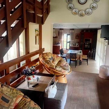 Продам ексклюзивний будинок 250 м.кв. з 22 сот.