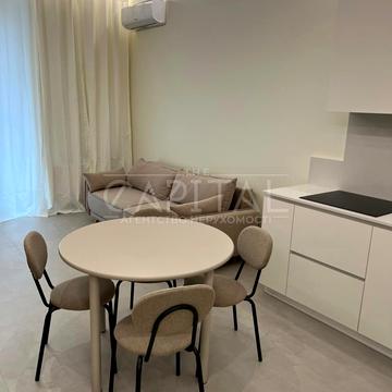 Ґарета Джонса вул. (Сімї Хохлових), 12