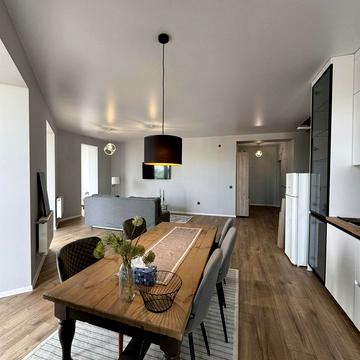 Героїв Майдану вул. (Червоноармійська), 150