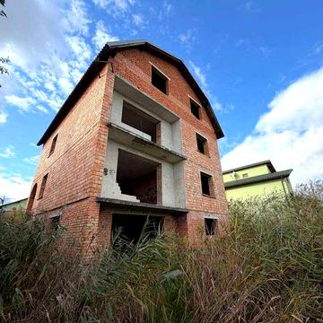 Продаж добротного будинку у м.Дрогобич