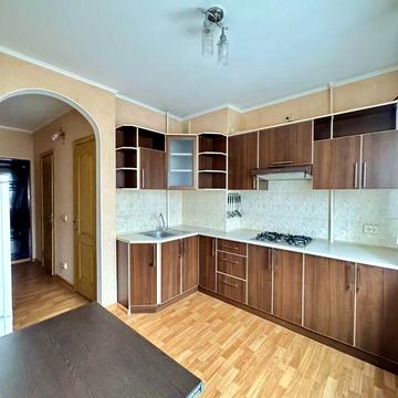 1- кімн. кв., вул. Всіхсвятська, Нива