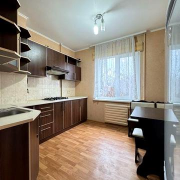 1- кімн. кв., вул. Всіхсвятська, Нива