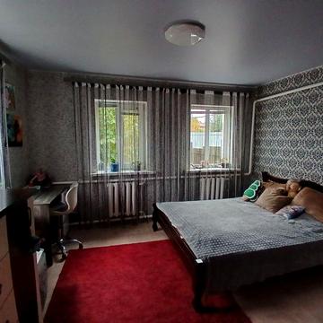 Продам частину будинку в м. Сквира, з окремим подвірям.