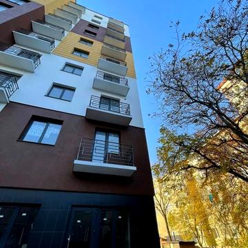 Залізнична вул., 3