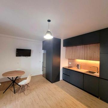 Нагірна вул., 18/16