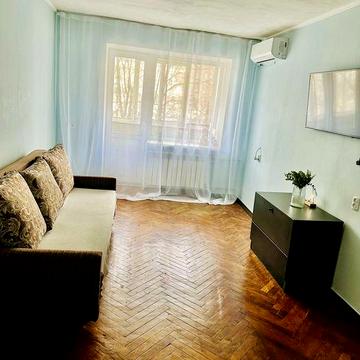 Продаж  1 кімнатної квартири, метро Дорогожичі.